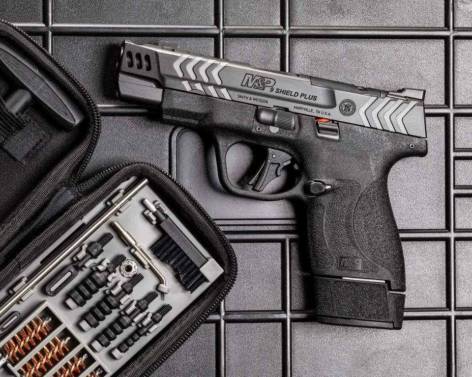 Pistola Smith & Wesson, modelo M&P9 Shield Plus OR, cañón 4”, calibre 9mm, capacidad 10/13/15+1Rd.