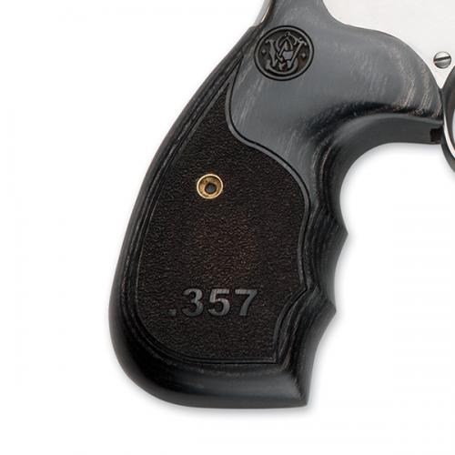 Revolver Smith & Wesson modelo 686 Pluss, cañón 5'', calibre .357 Magnum, capacidad 7Rd.