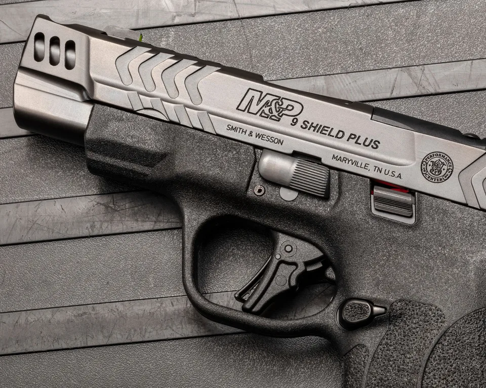 Pistola Smith & Wesson, modelo M&P9 Shield Plus OR, cañón 4”, calibre 9mm, capacidad 10/13/15+1Rd.