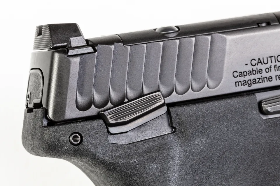 Pistola Smith & Wesson, modelo M&P 22 Magnum, calibre .22 Magnum, capacidad 30Rd.