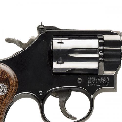 Revolver Smith & Wesson modelo 17, cañón 6'', calibre .22LR, capacidad 6Rd.