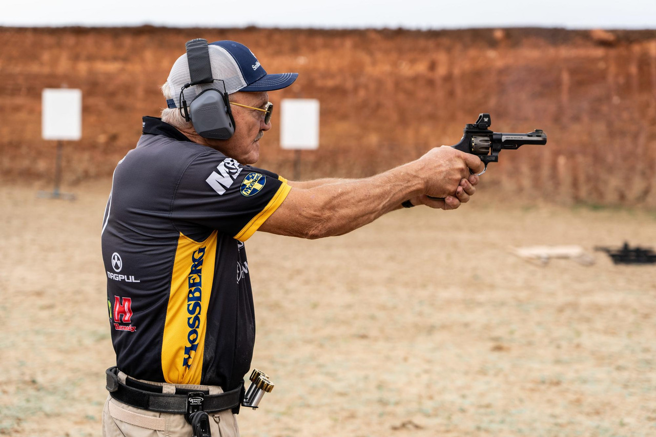 Revolver Smith & Wesson, modelo 327 Performance Center (Jerry Miculek), calibre 9MM, capacidad 8rd