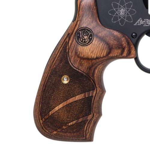 Revolver Smith & Wesson modelo 329PD, calibre .44 Magnum, capacidad 6Rd.